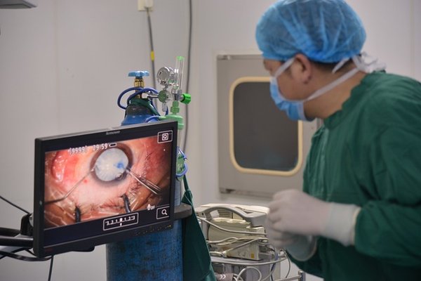 Le robot da vinci : avancées et défis en chirurgie moderne